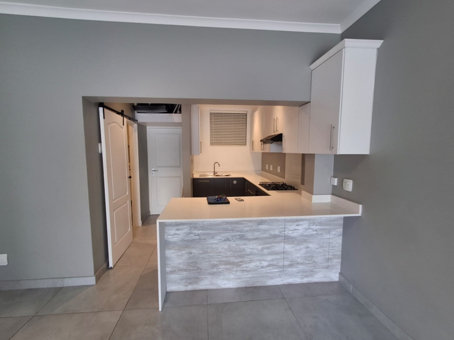 To Let 1 Bedroom Property for Rent in Summerstrand Eastern Cape